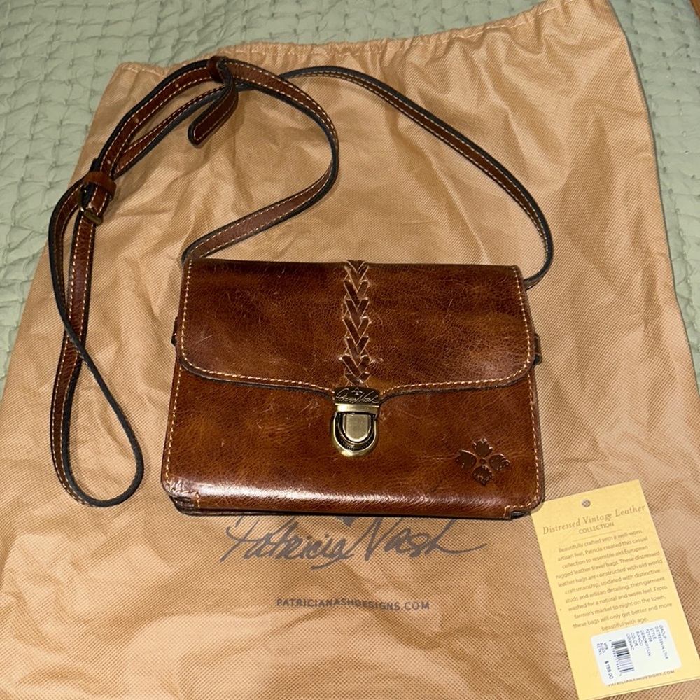 Patricia Nash Designs- Vintage Leather Crossbody/Clutch